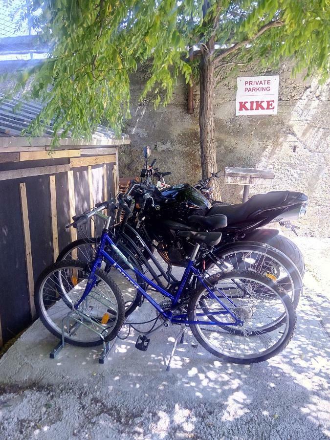 Kike Red Apartment Kastela Exterior photo